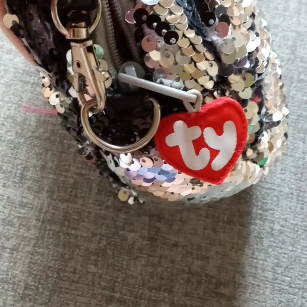 Tyler Kiki sequined handbag like new